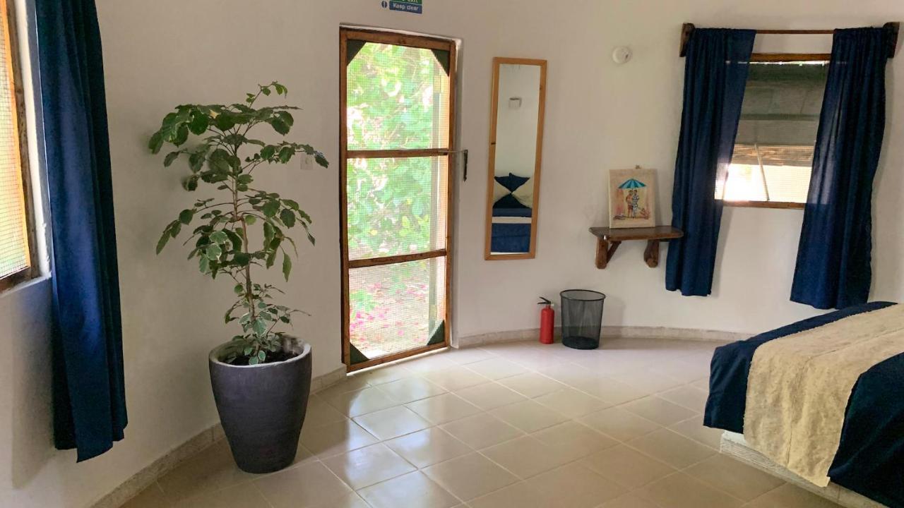 Footsteps Eco-Lodge Gunjur Extérieur photo