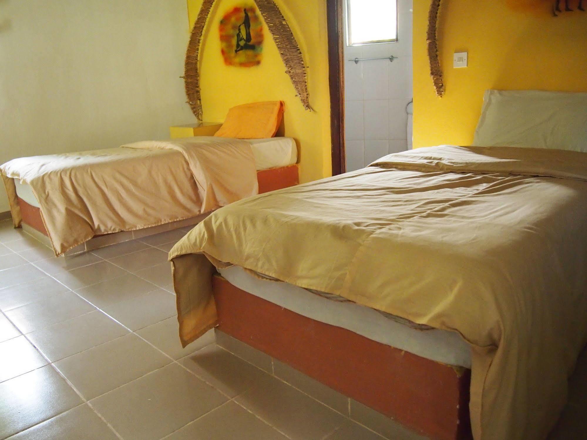 Footsteps Eco-Lodge Gunjur Extérieur photo