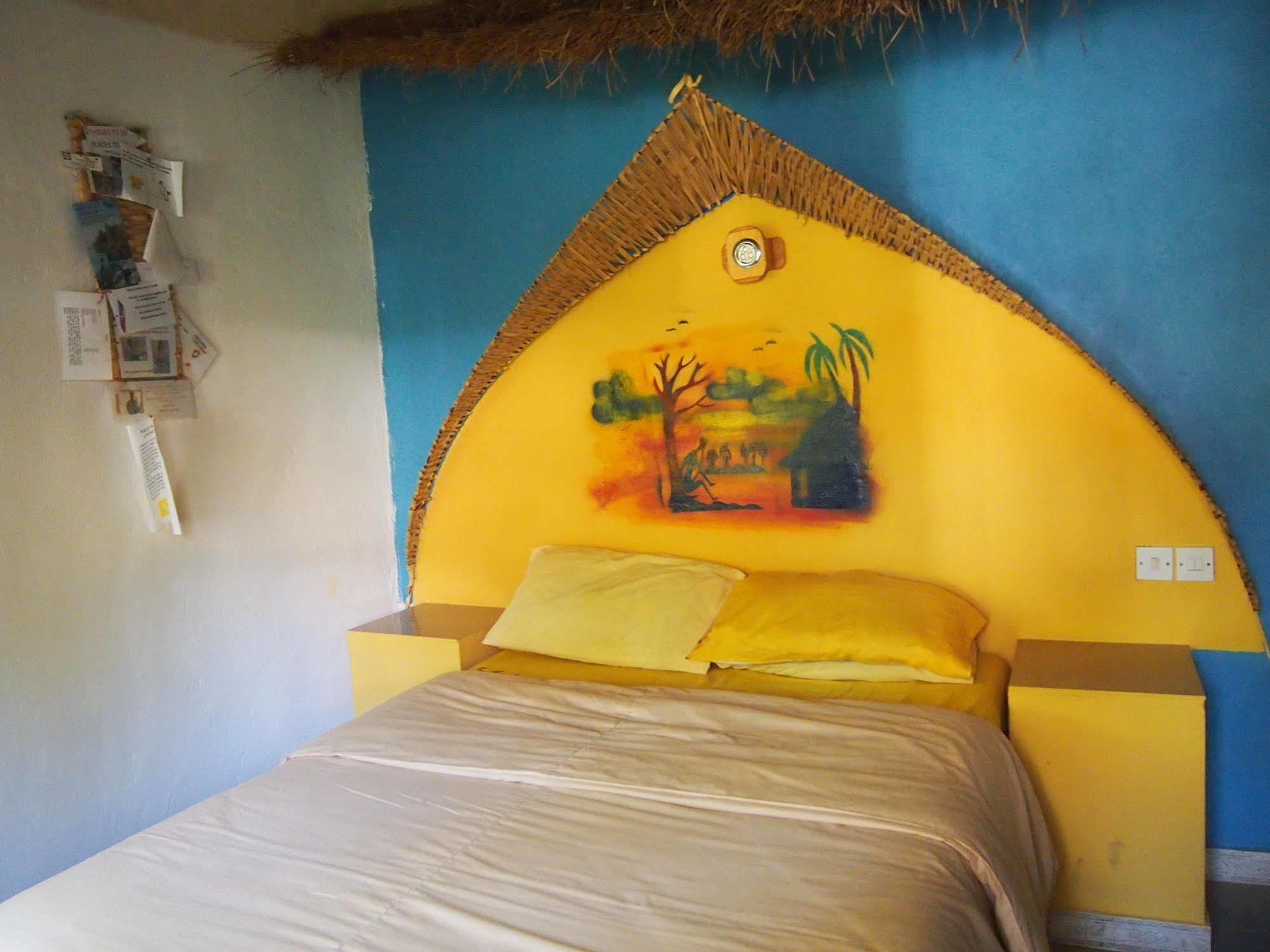 Footsteps Eco-Lodge Gunjur Extérieur photo
