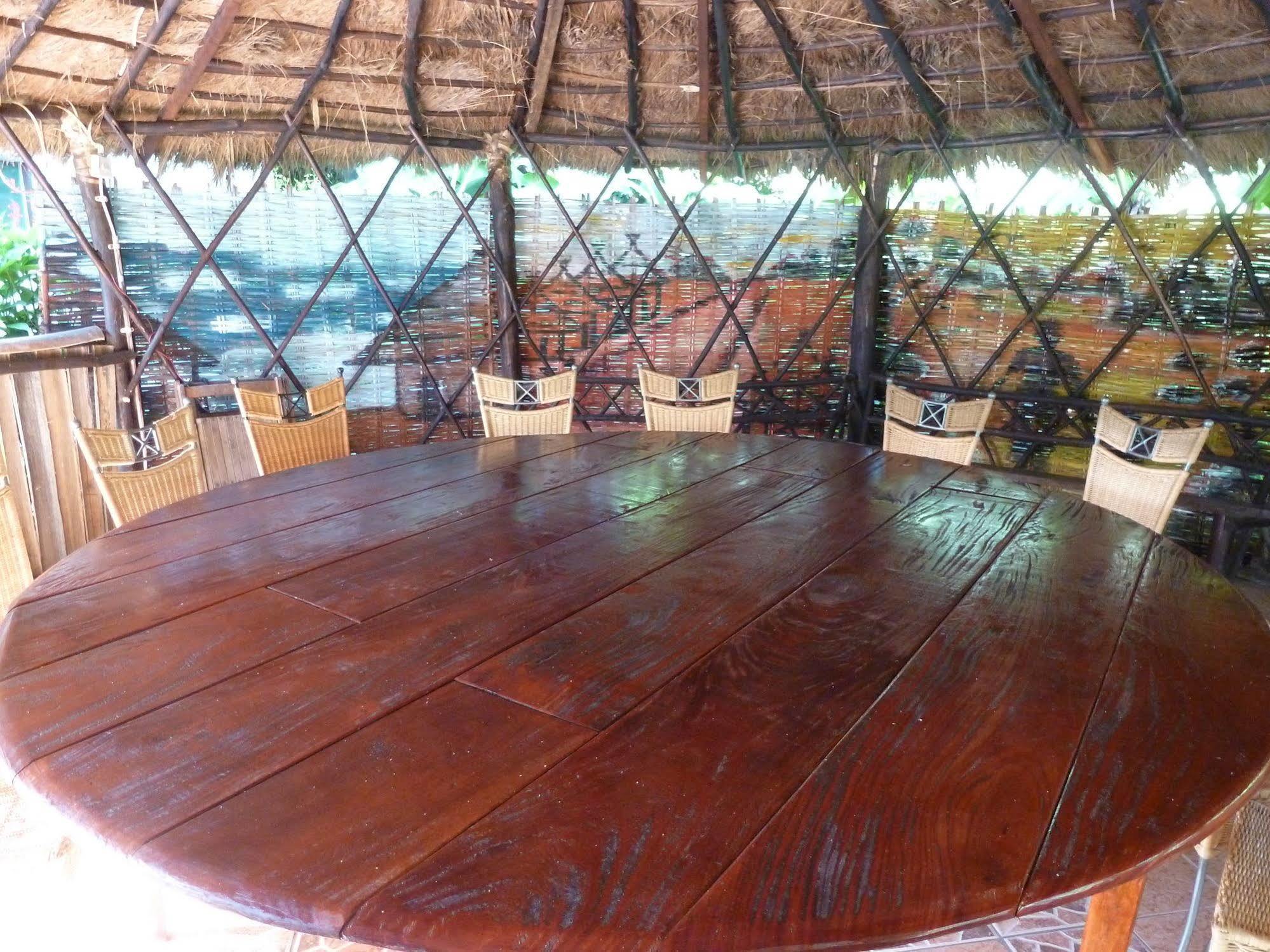 Footsteps Eco-Lodge Gunjur Extérieur photo