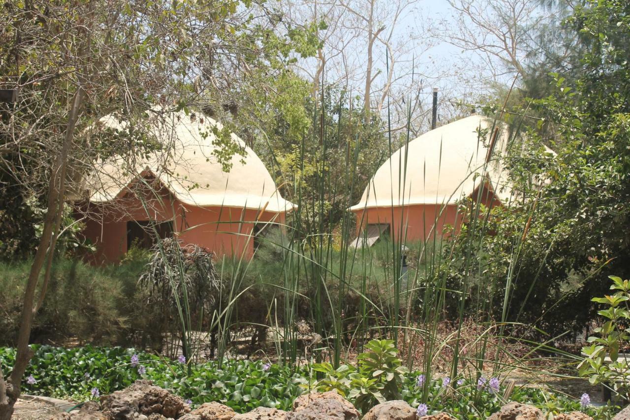 Footsteps Eco-Lodge Gunjur Extérieur photo