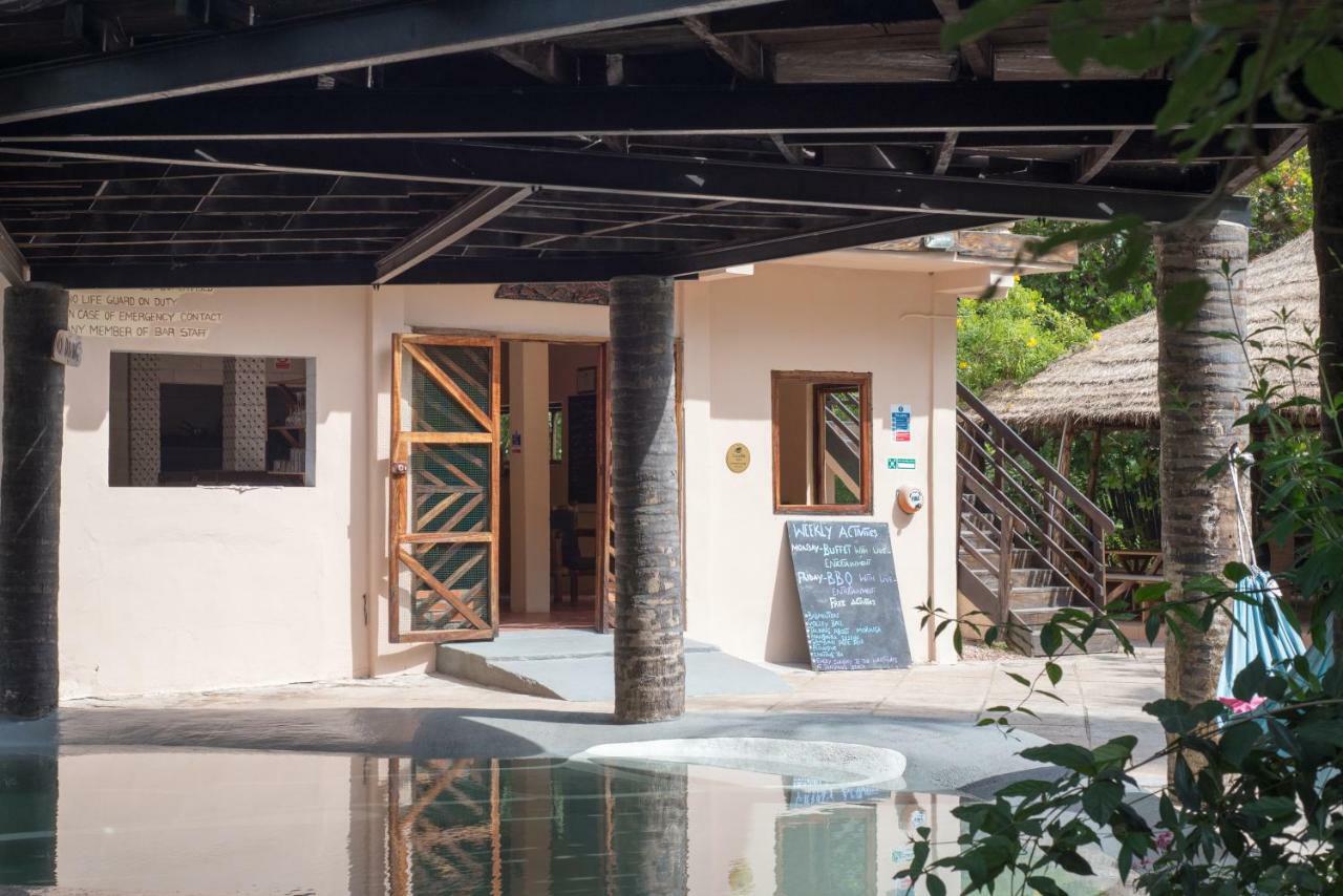 Footsteps Eco-Lodge Gunjur Extérieur photo