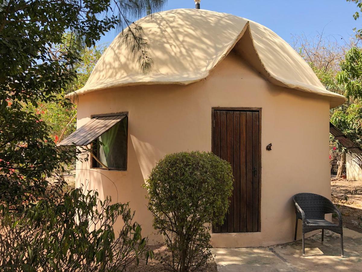 Footsteps Eco-Lodge Gunjur Extérieur photo
