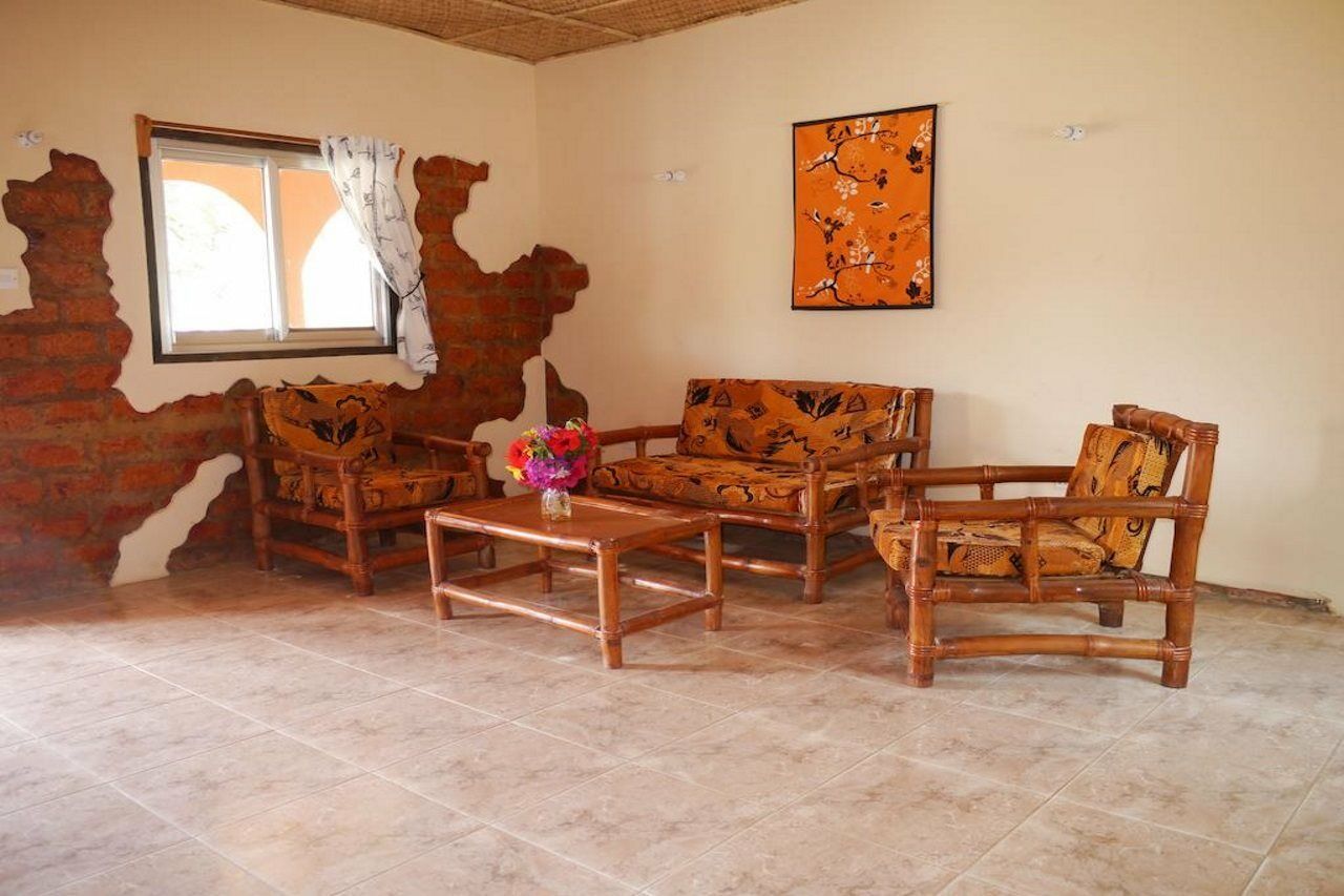 Footsteps Eco-Lodge Gunjur Extérieur photo