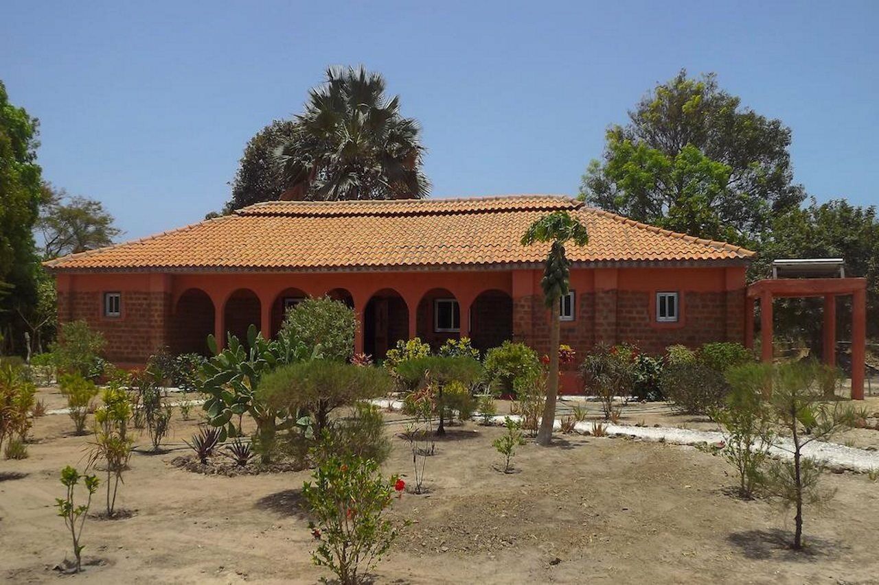 Footsteps Eco-Lodge Gunjur Extérieur photo