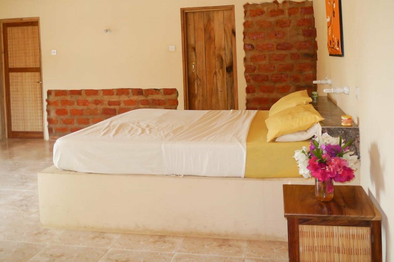 Footsteps Eco-Lodge Gunjur Extérieur photo
